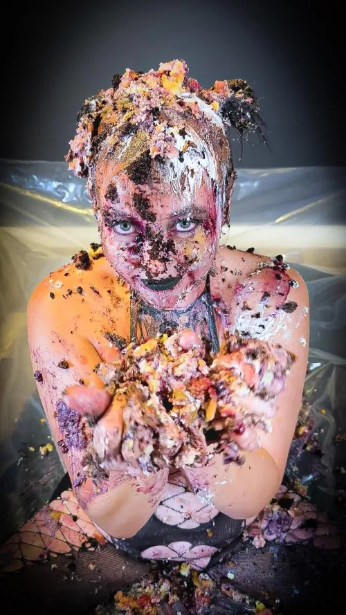 Want some? 😈🍰🥧🖤💋