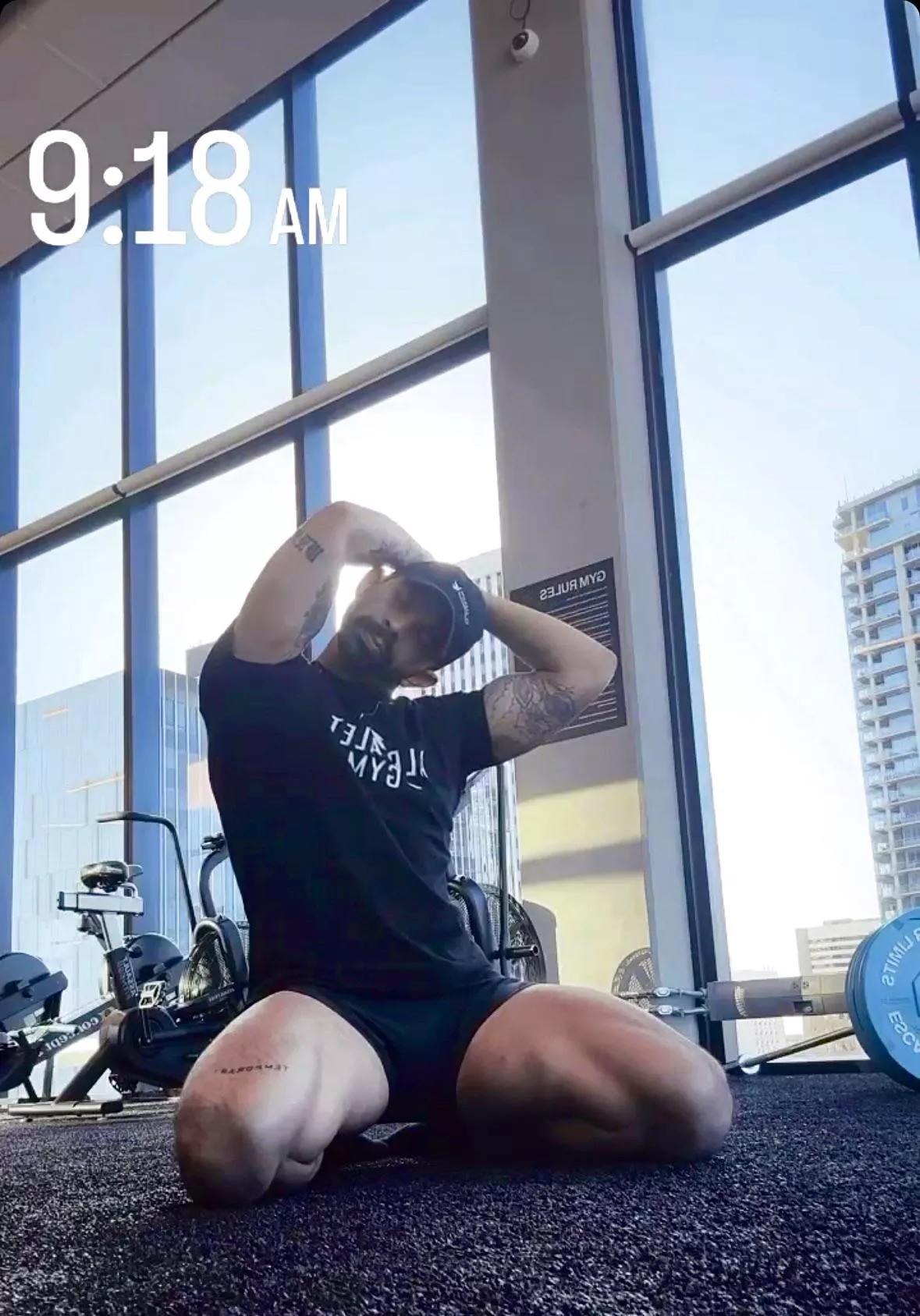 We don’t talk about how underrated a good pair of thighs/quads are and how much they get me going.