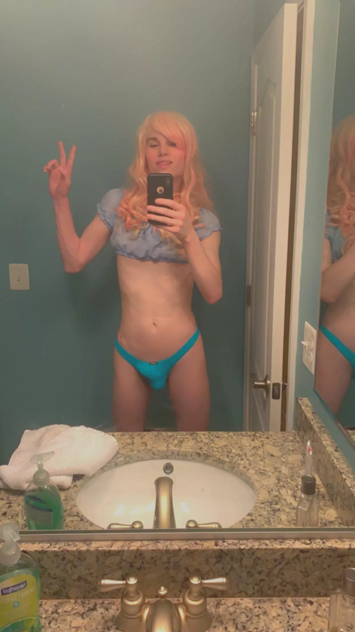 Would you wanna touch it? 🤭