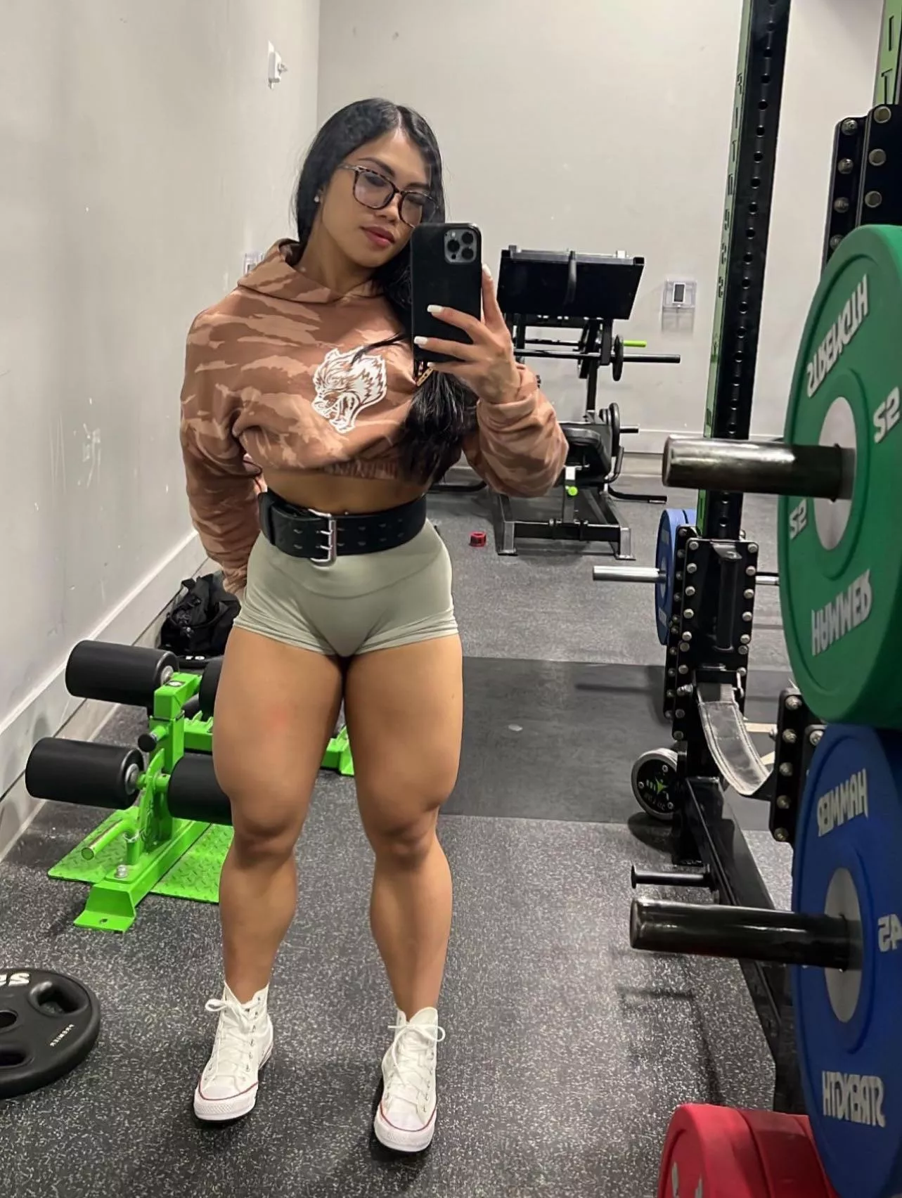Wow! Her quads are INSANE!
