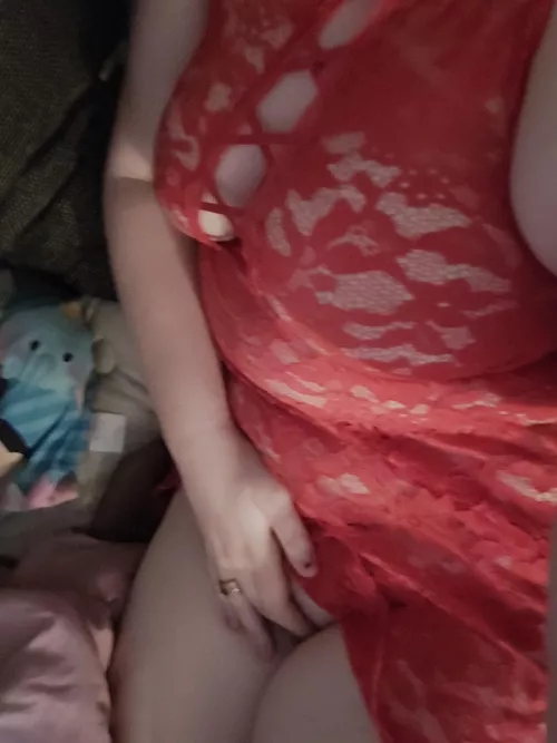 Anyone wanna bring in the spooky season with me? October 1st is only a couple hours away 🥺