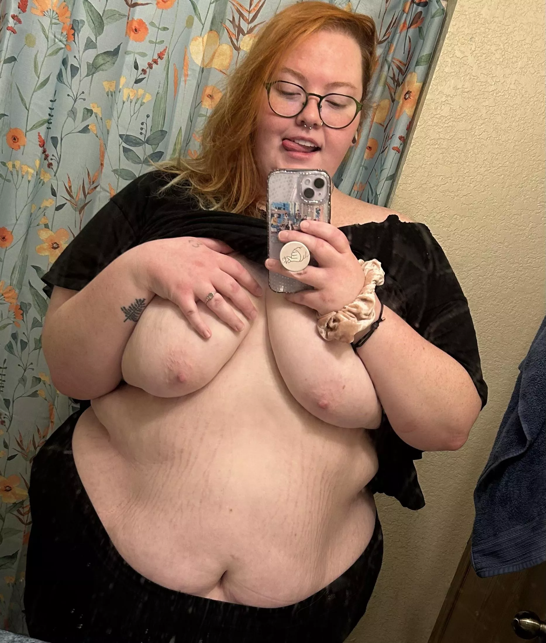 Do you like redheads? 😚