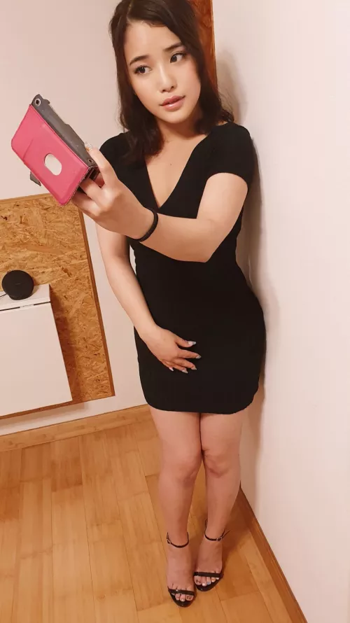 Do you love my dress?