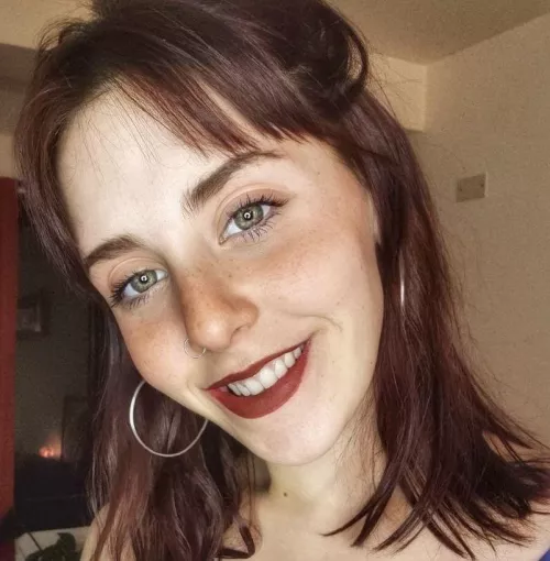 Do you think light-skinned Latinas are cute? 😊