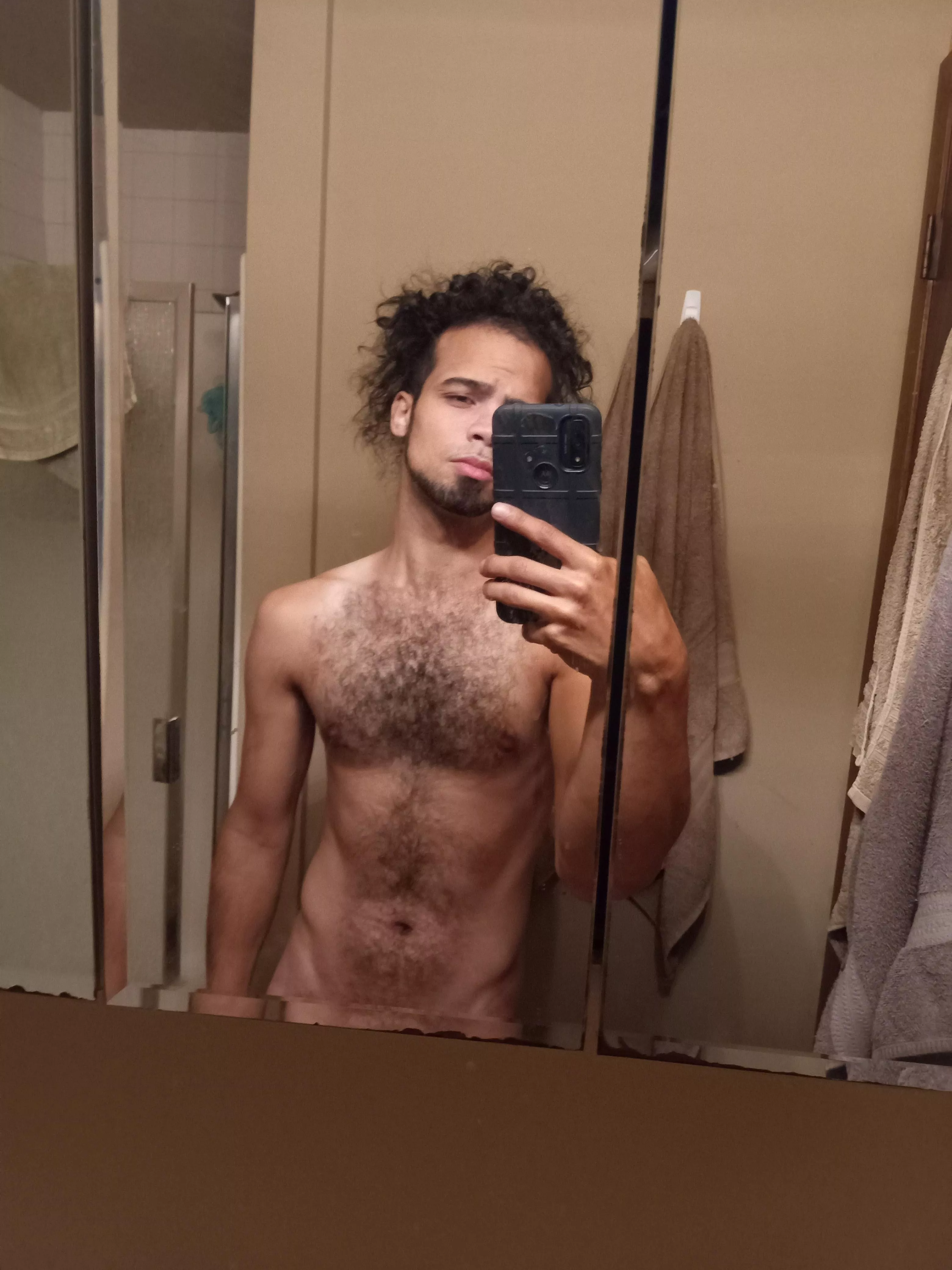 Hairy gamer dude 🫡