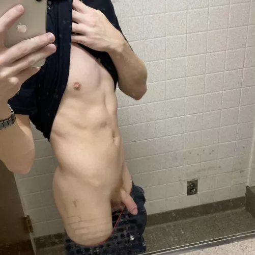 Happy Saturday! How are y’all doing today? 😝