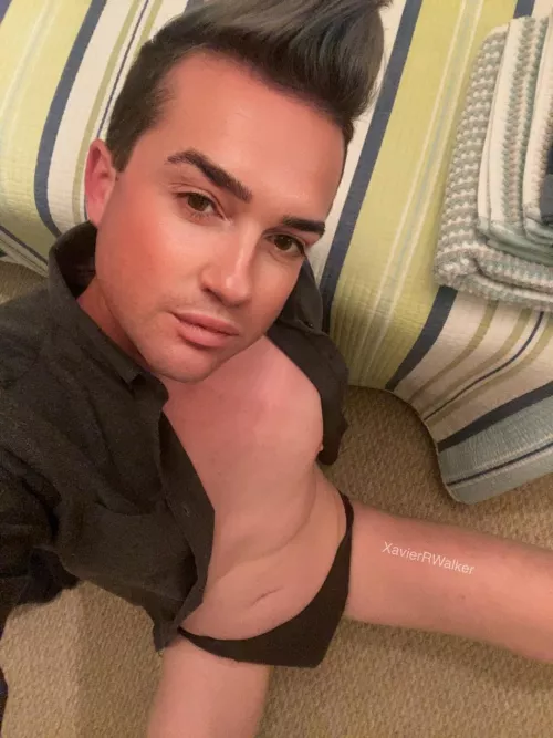 Hey guys! Let’s hang out in our underwear 😳