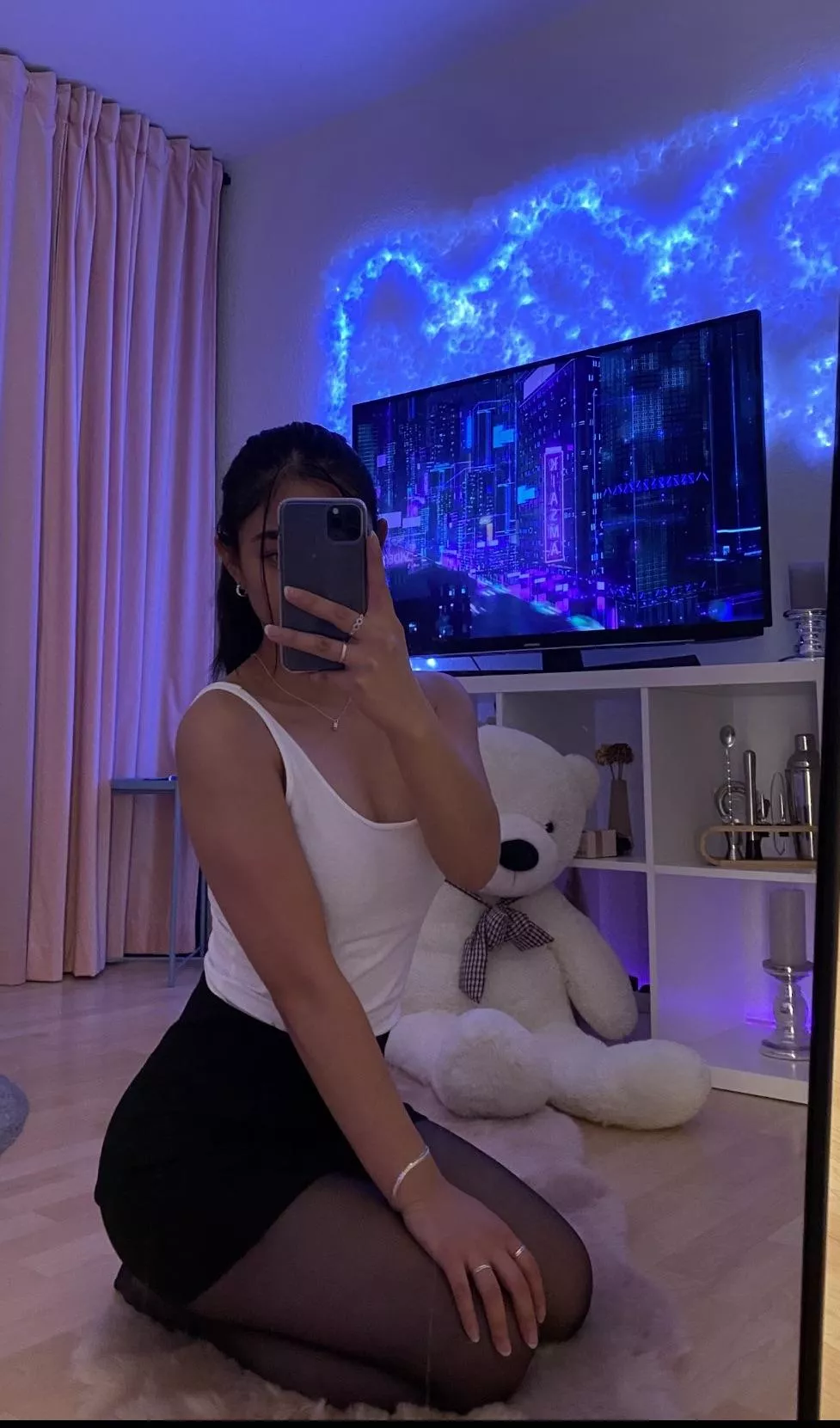 Hii u like my background?😝