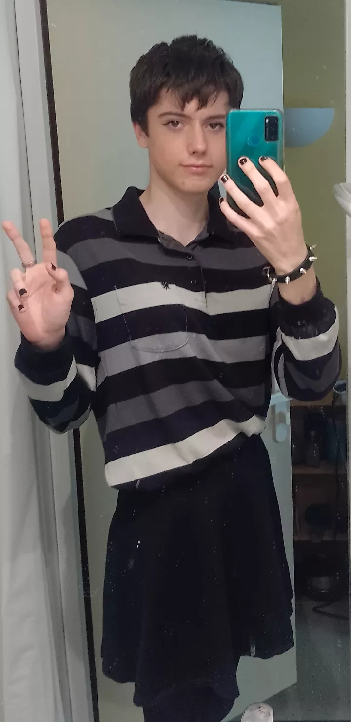 I enjoyed being a femboy so i m doing it again