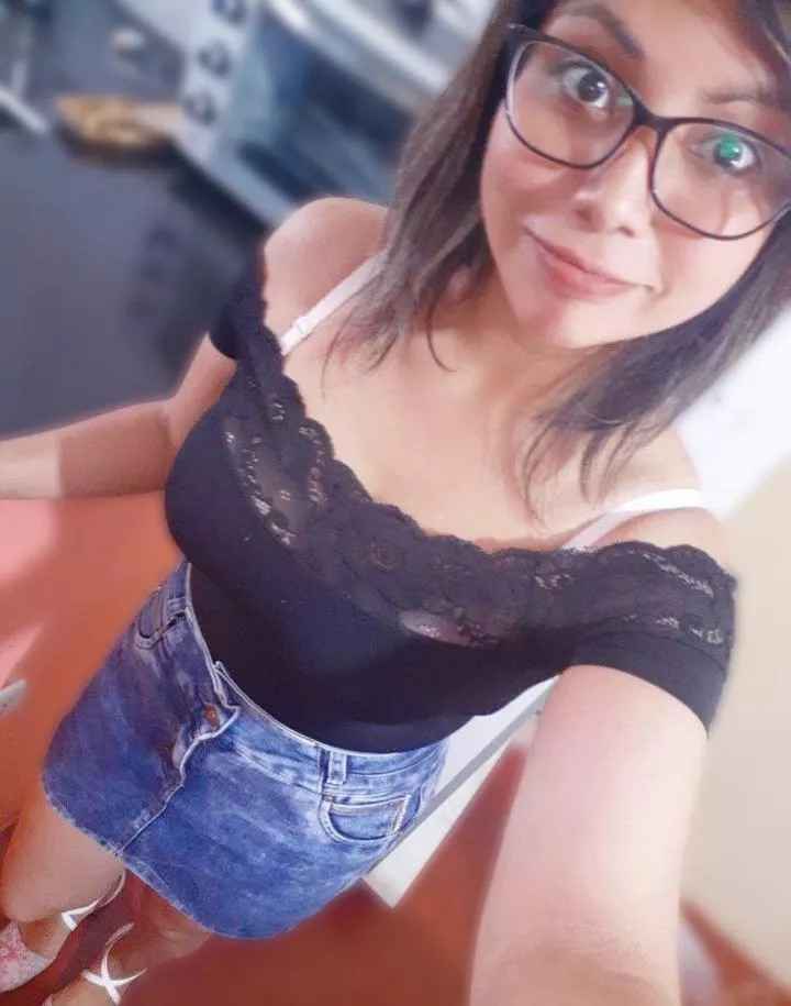 Should i keep the glasses on after our date?