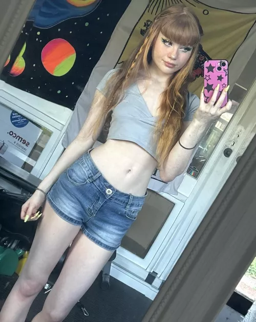 showing off my tummy