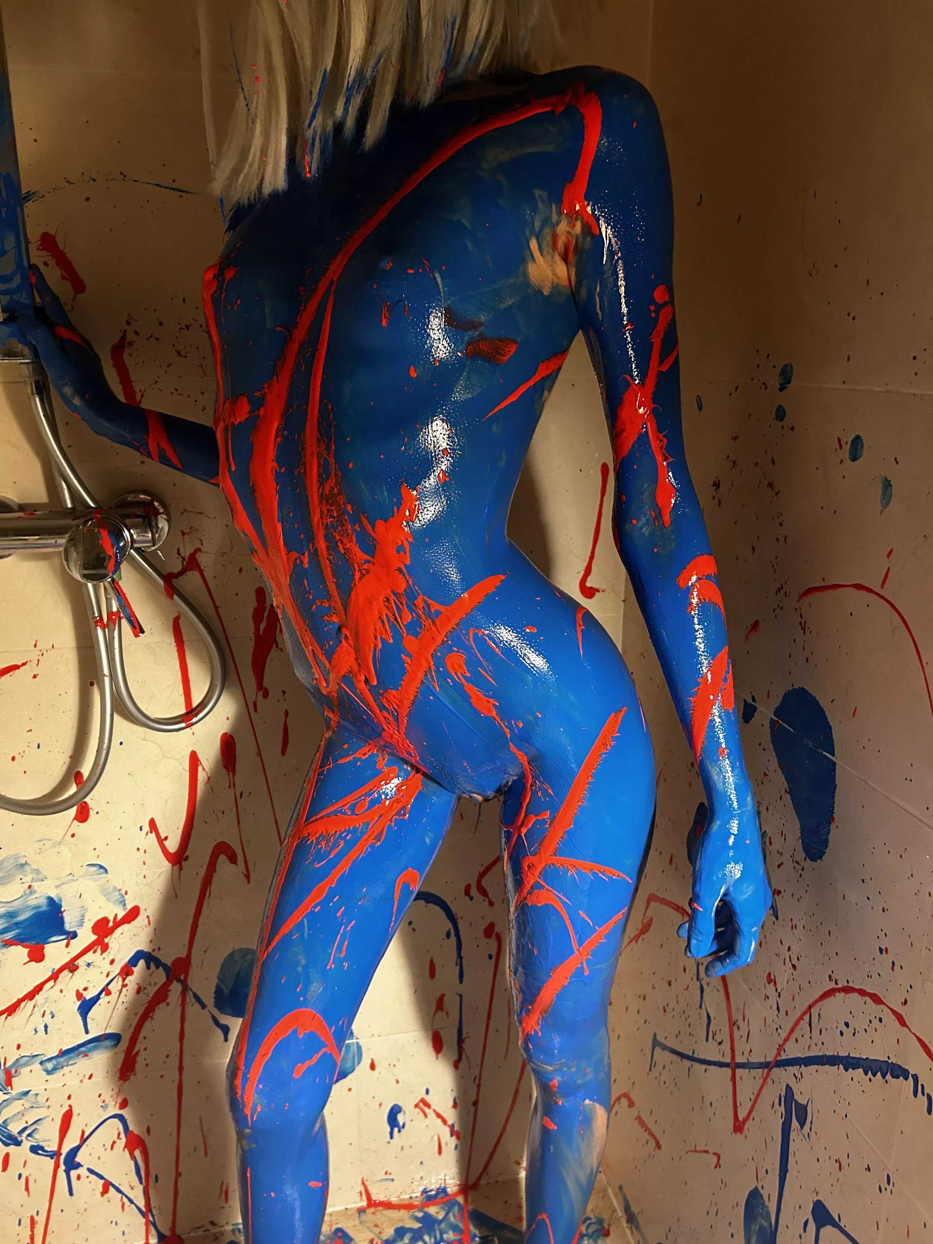 Small frame, big dreams! My petite physique is a reminder that beauty comes in all sizes.