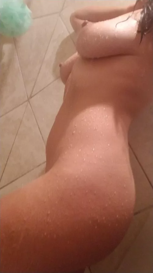 Waiting for daddy to cum play with me in the shower [35F]