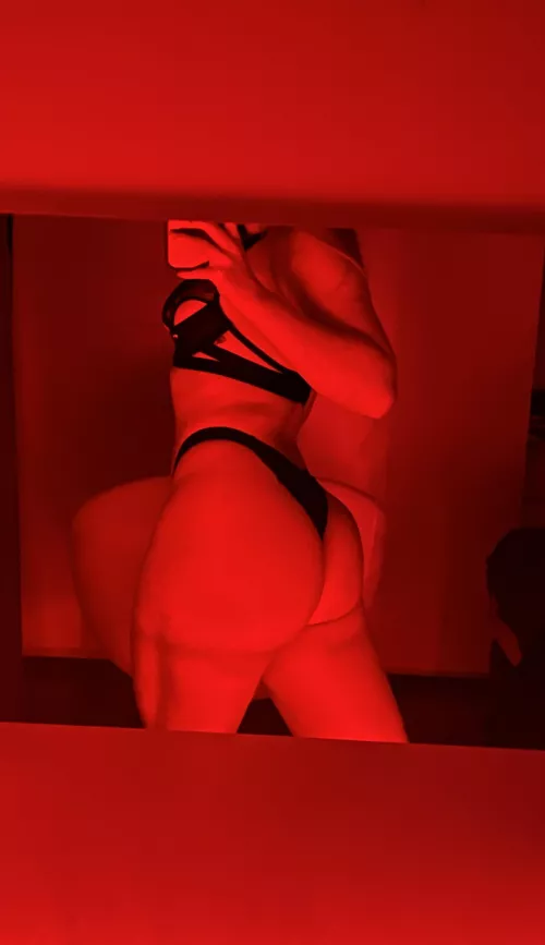 whats the first thing you think about after seeing this huge booty