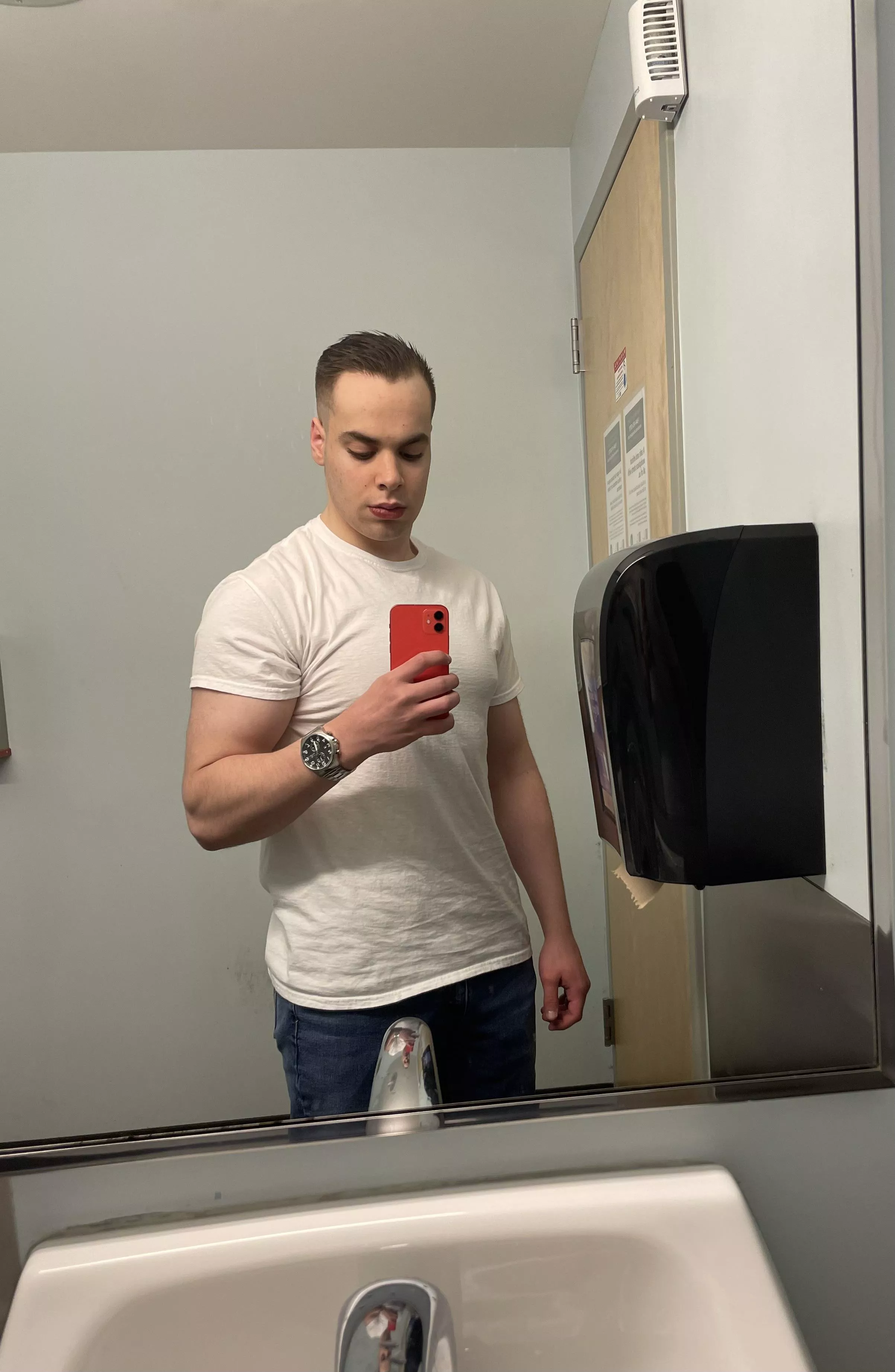 Why is my brachioradialis so small compared to my bicep (almost 21 btw lol)