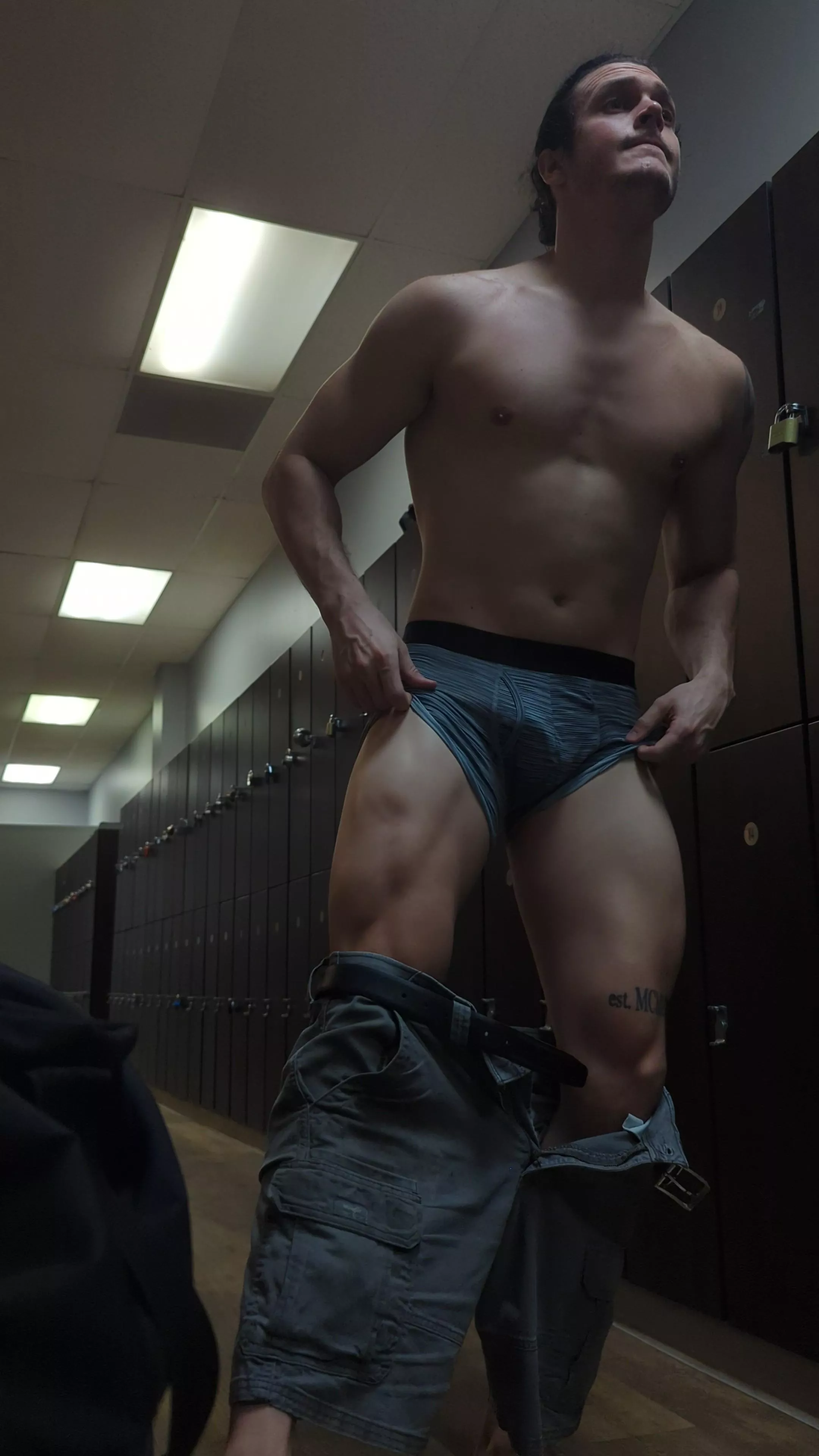 Would you watch me strip down after leg day?