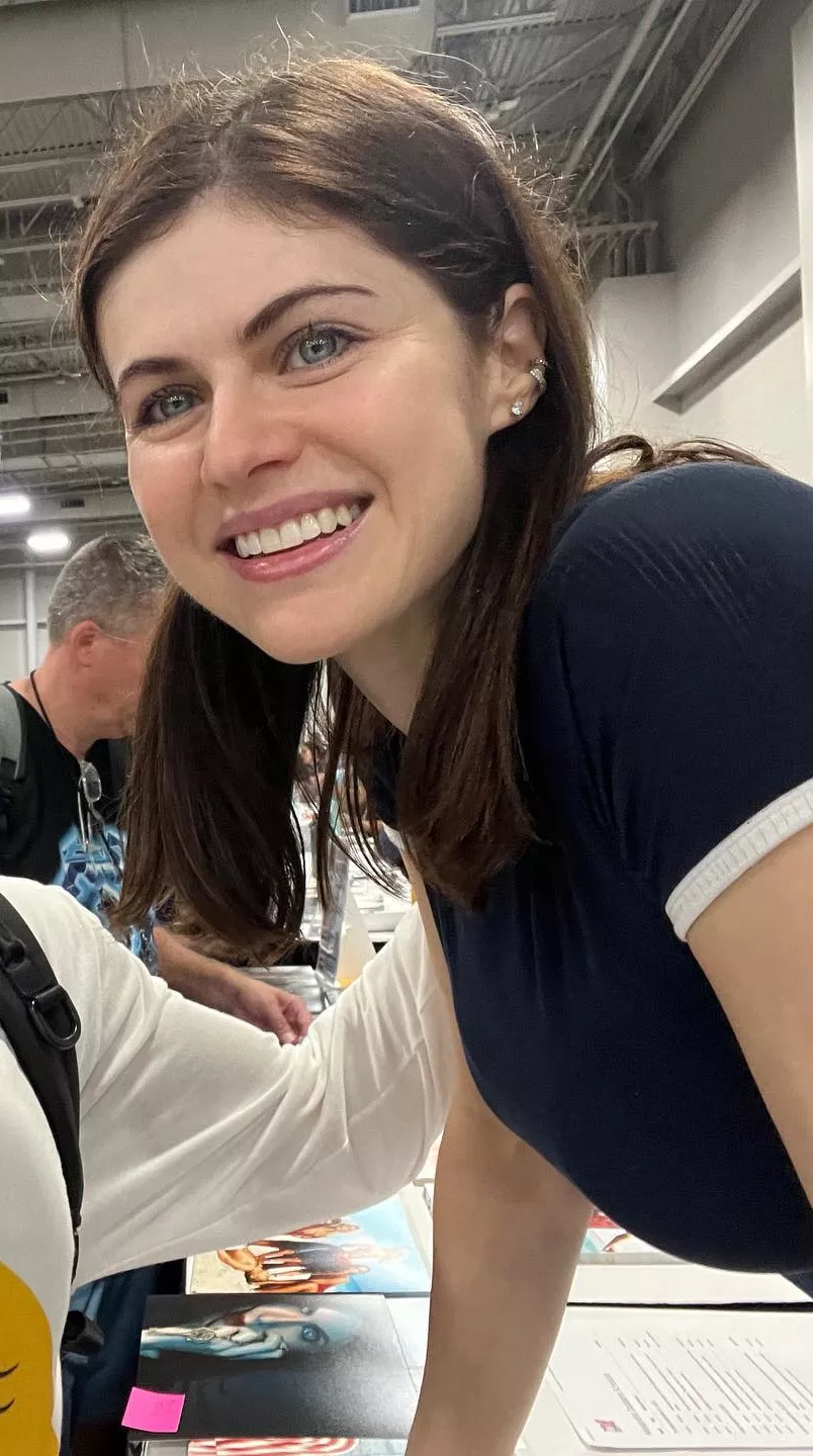 Alexandra Daddario (2023 FanX Comic Con)