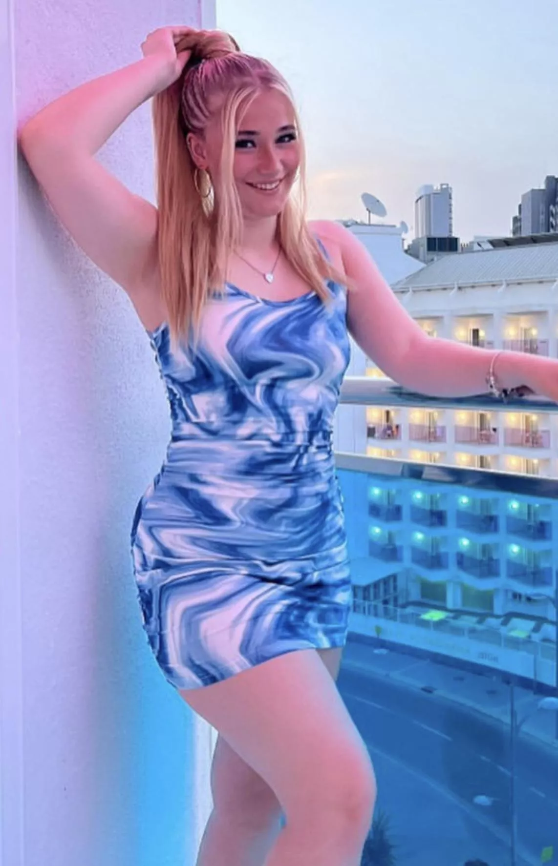 Do you like my blue dress?
