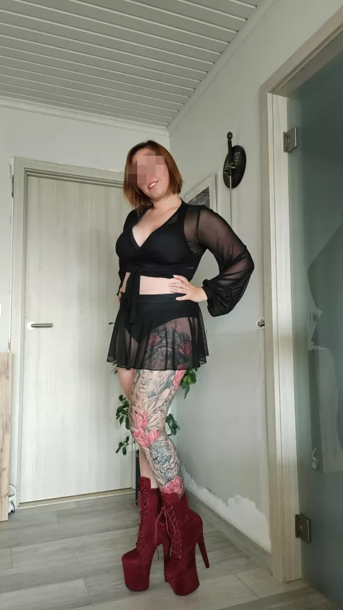 Exotic pole dancer 🙋‍♀️