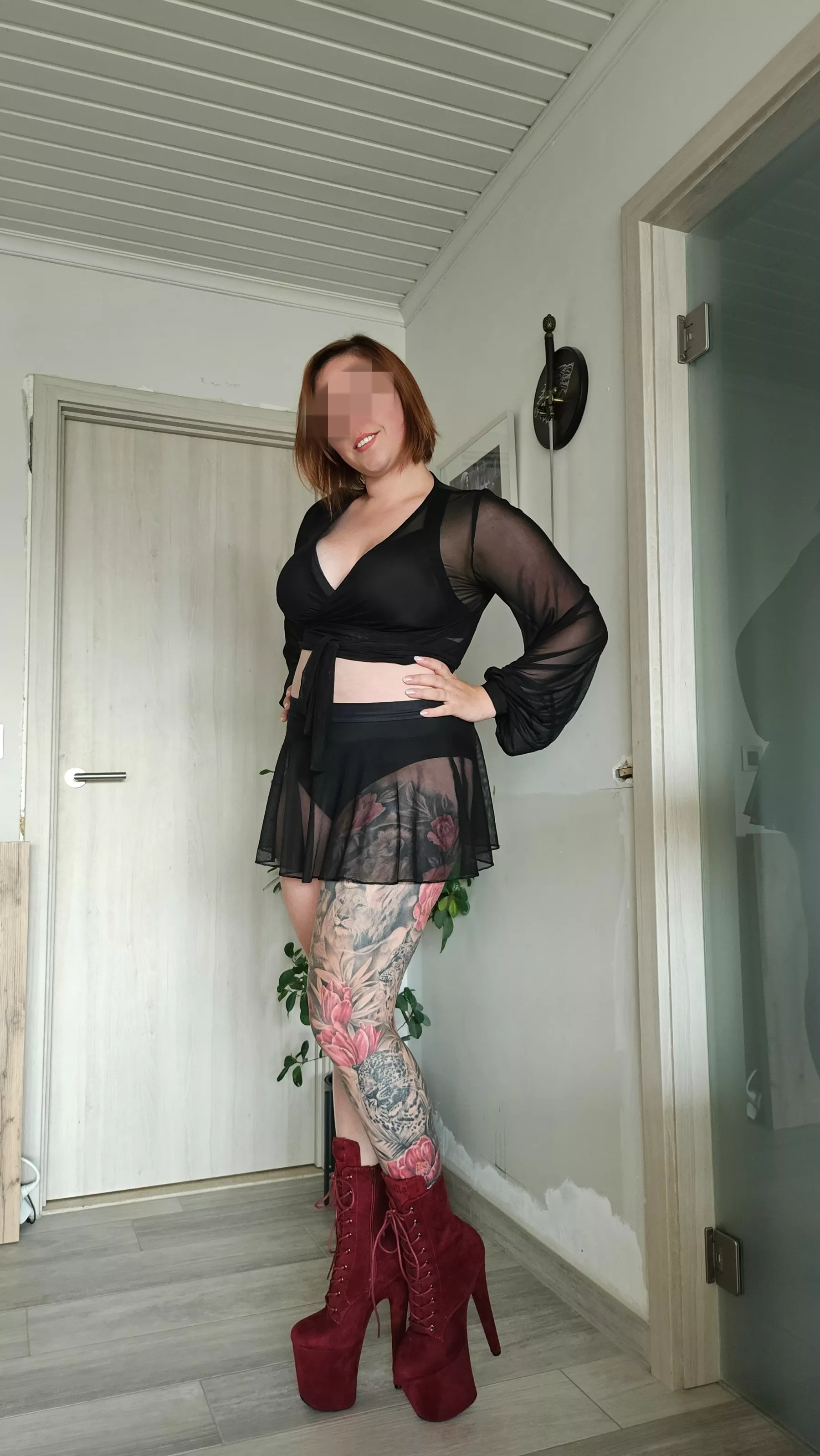 Exotic pole dancer 🙋‍♀️