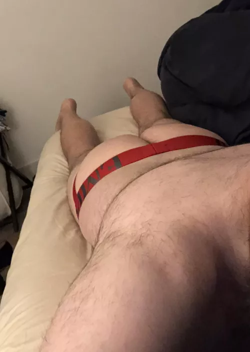 Feeling tired after a long Monday at work (43). If you’re going to come into my bedroom to cheer me up, make sure you’re wearing a jock too.