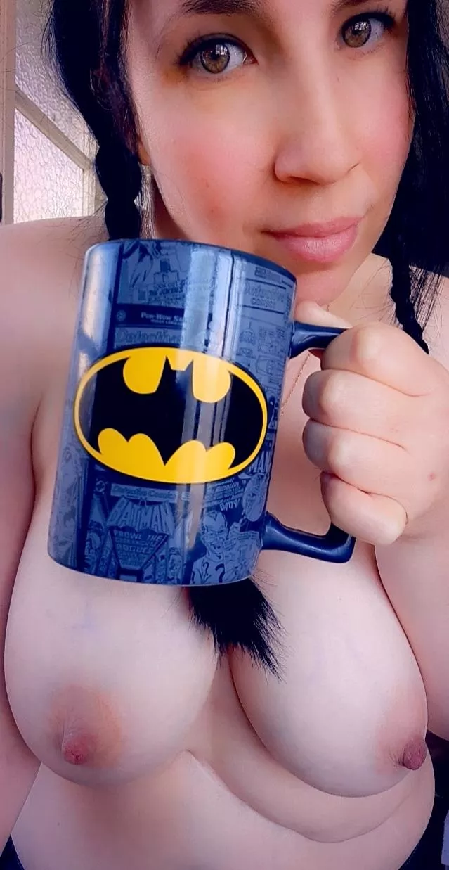 Hello my beautiful friends! May your coffee be strong, your Sunday be long and the sex be rough 😉