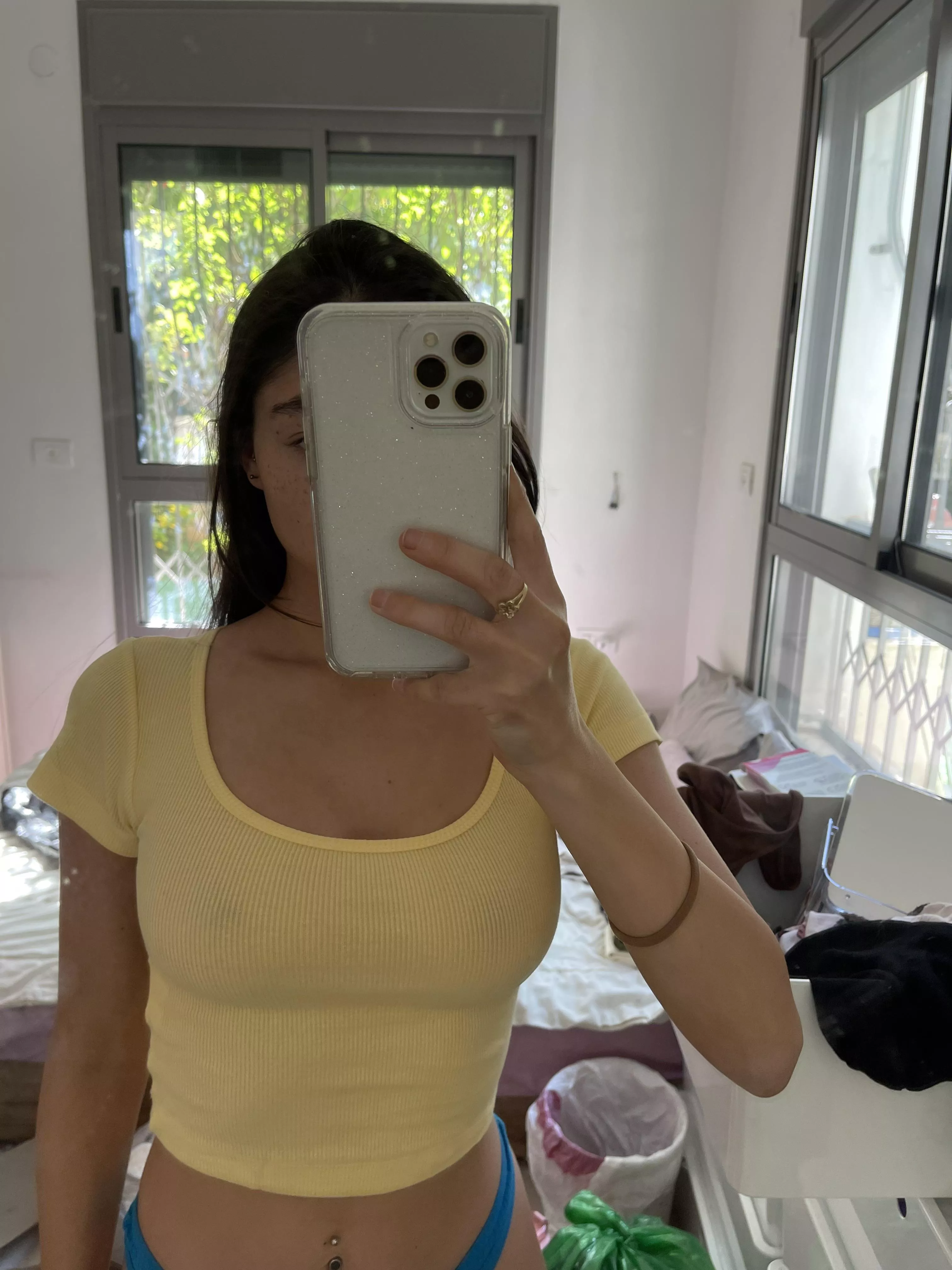 I can make yellow looks hot