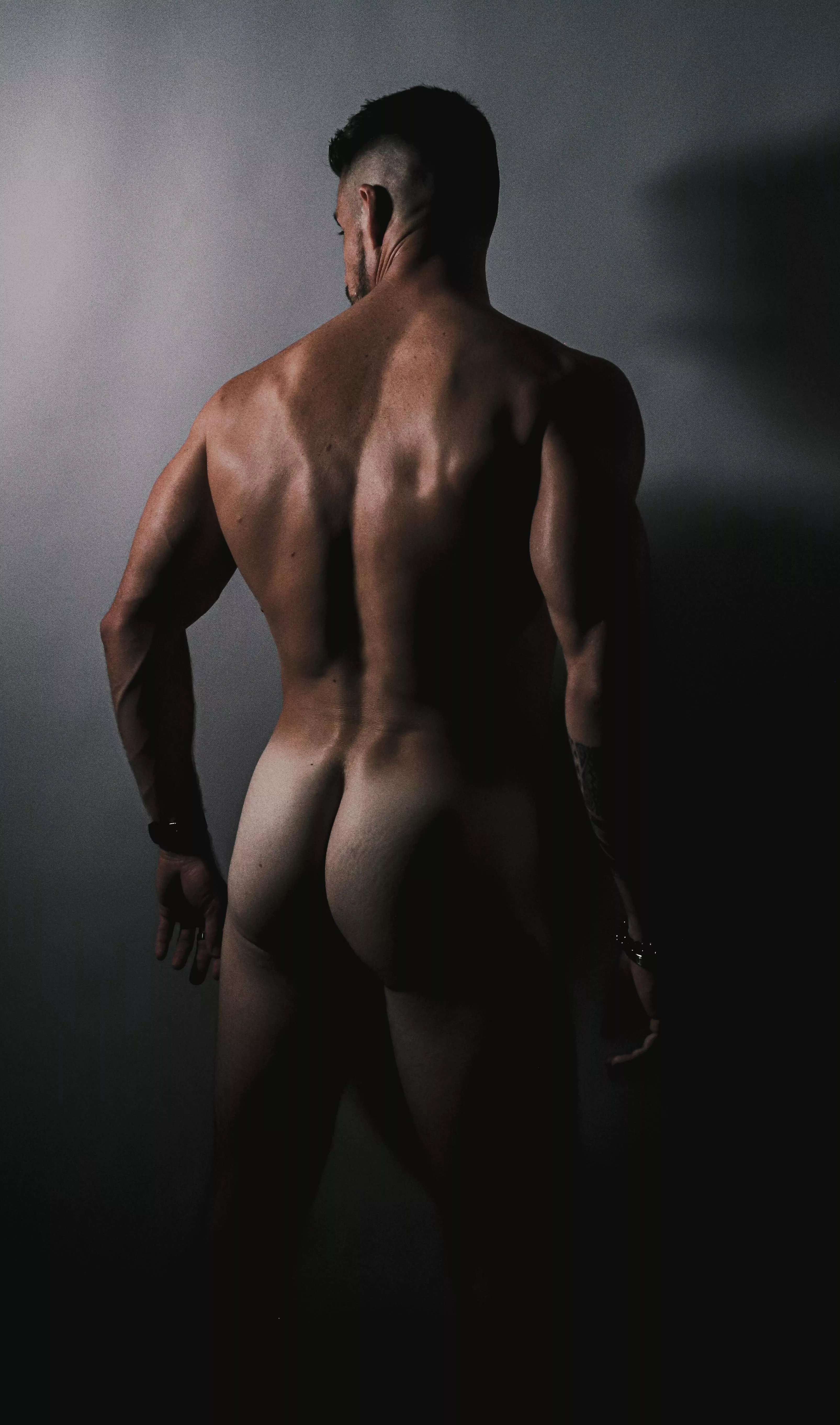 I pretend you're not looking at me