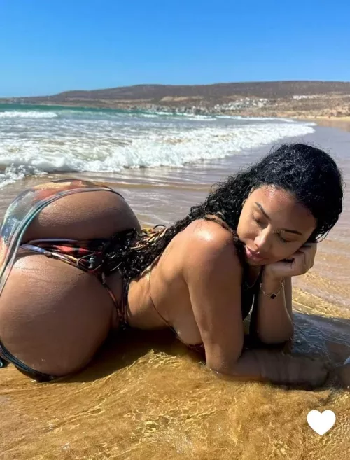 If i saw her in this position, I would fuck the shit out of her ngl