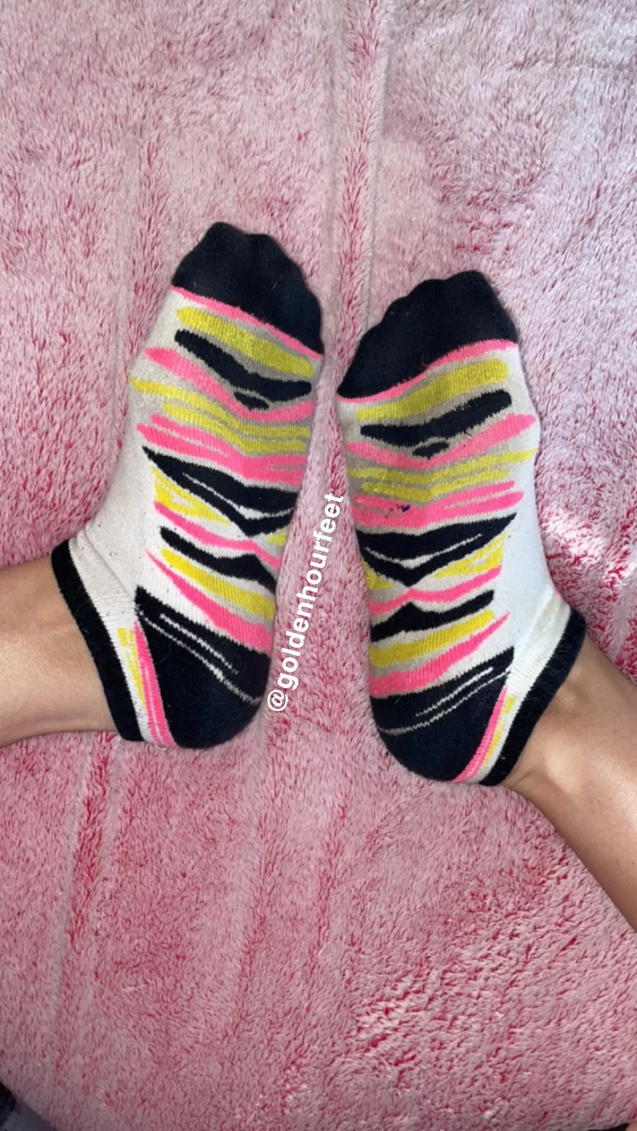 Look at how worn these are😈