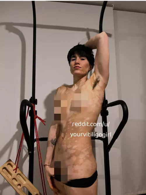 Naked workout, smelly armpits!