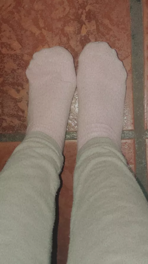 Pink tights with small gray details