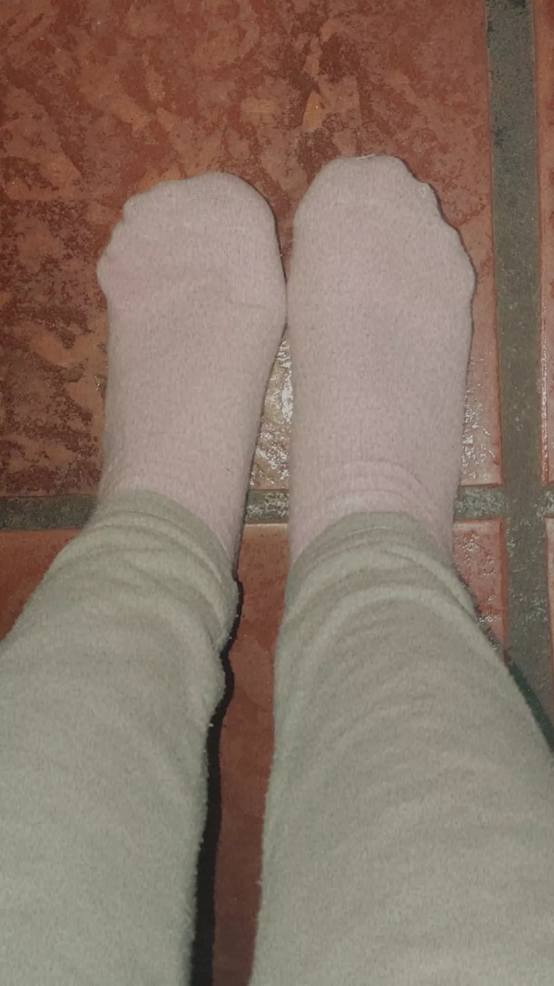 Pink tights with small gray details