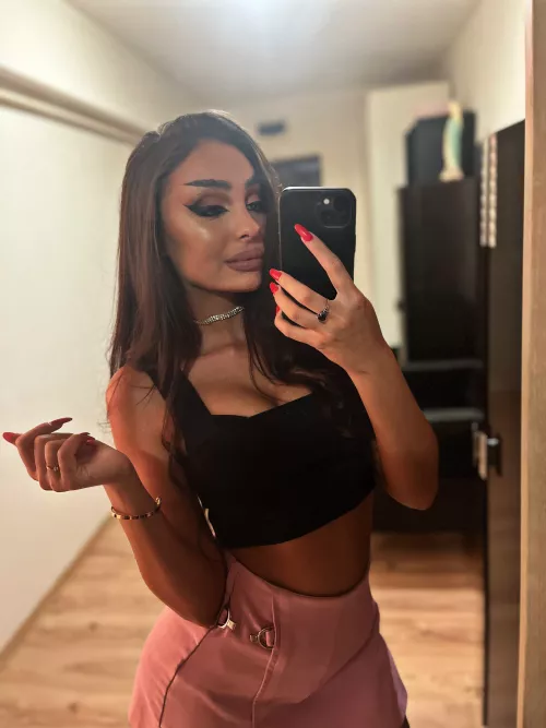 The curves of my body look so damn sexy