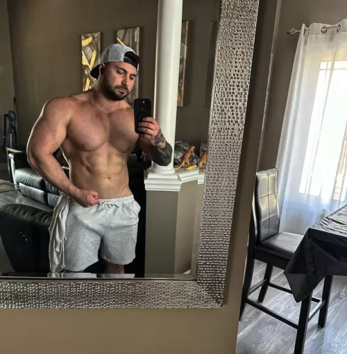 Who wants to feel my body😈(m)