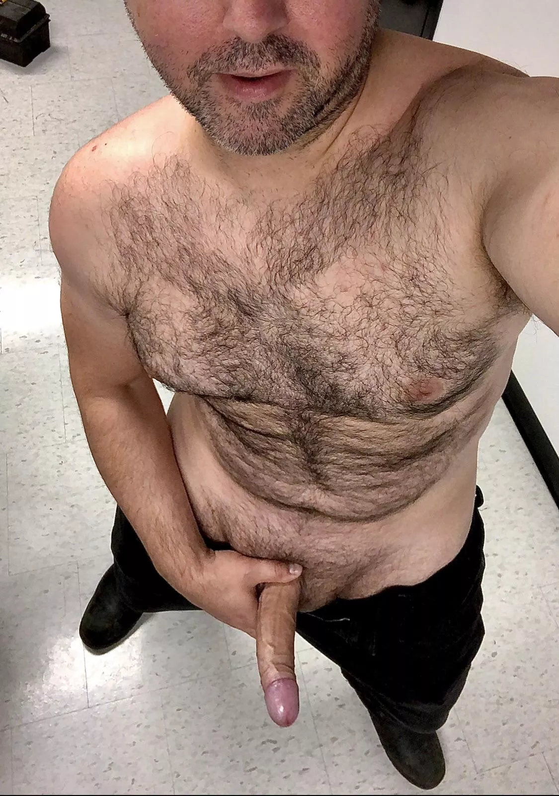 (43), 6’1, 215lbs, 8”, 100% Dad.