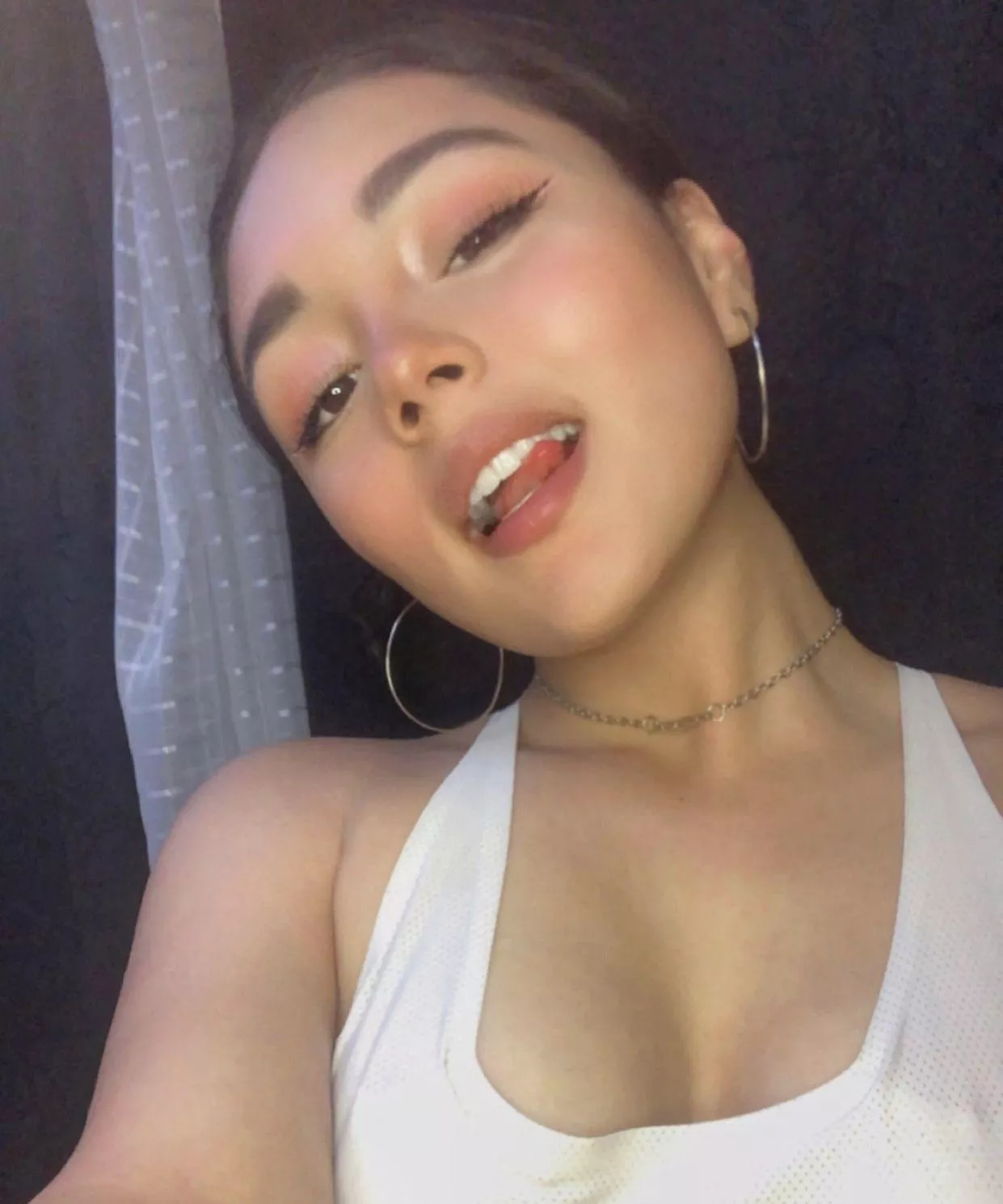 Are cute latinas your type? 🌹