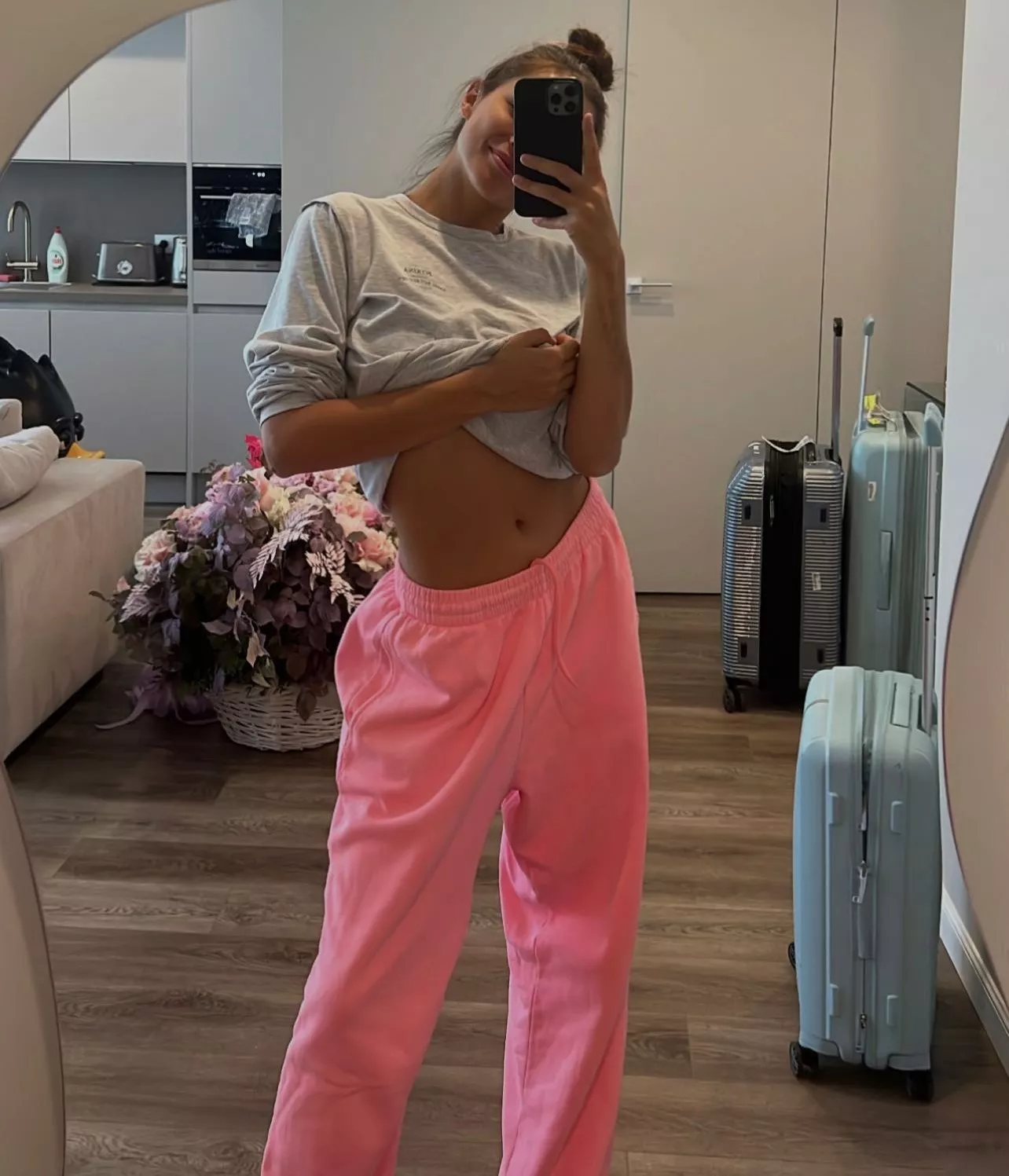 At home (IG story 2023/10/03)