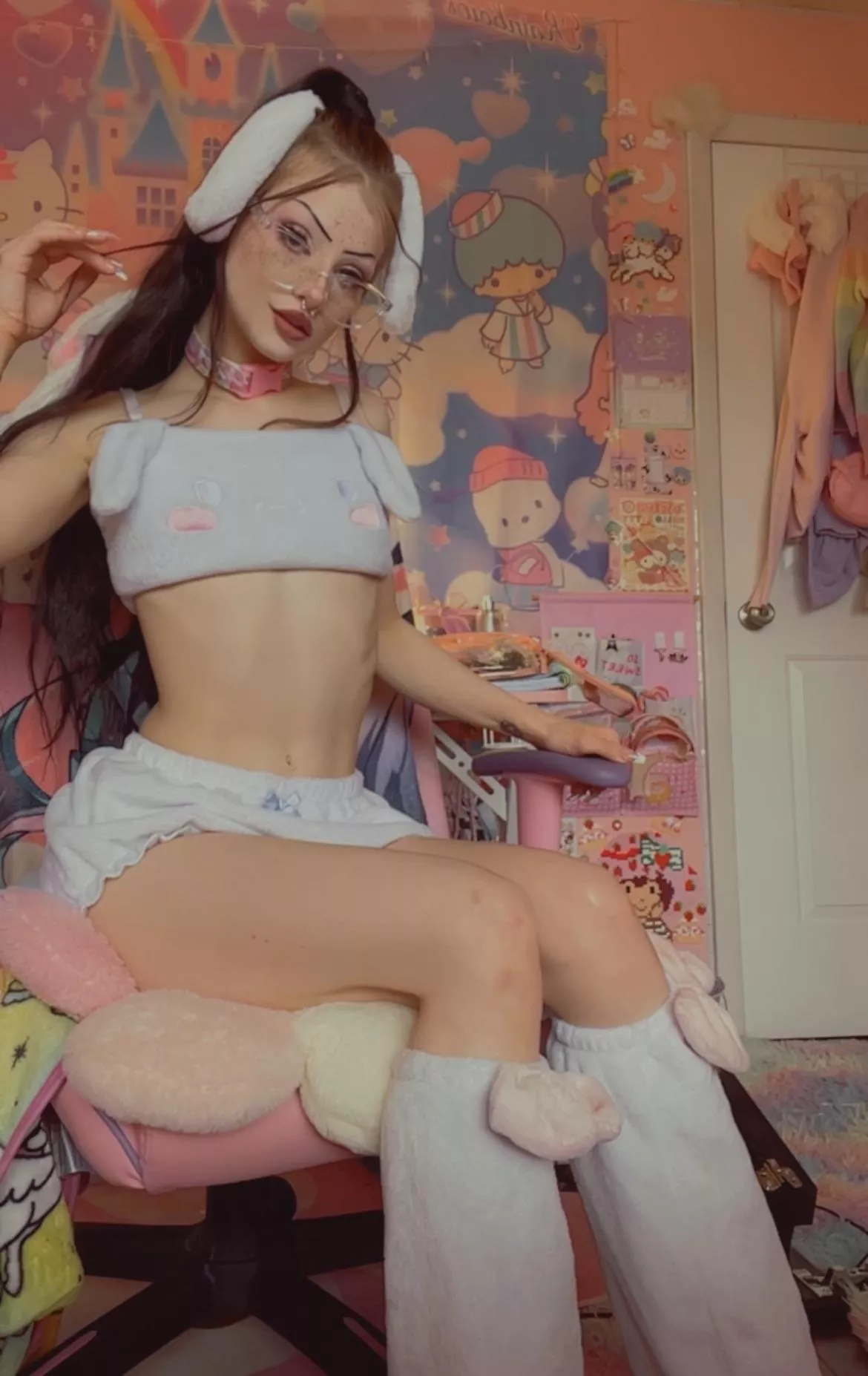 can I hop on your cock❔🐇