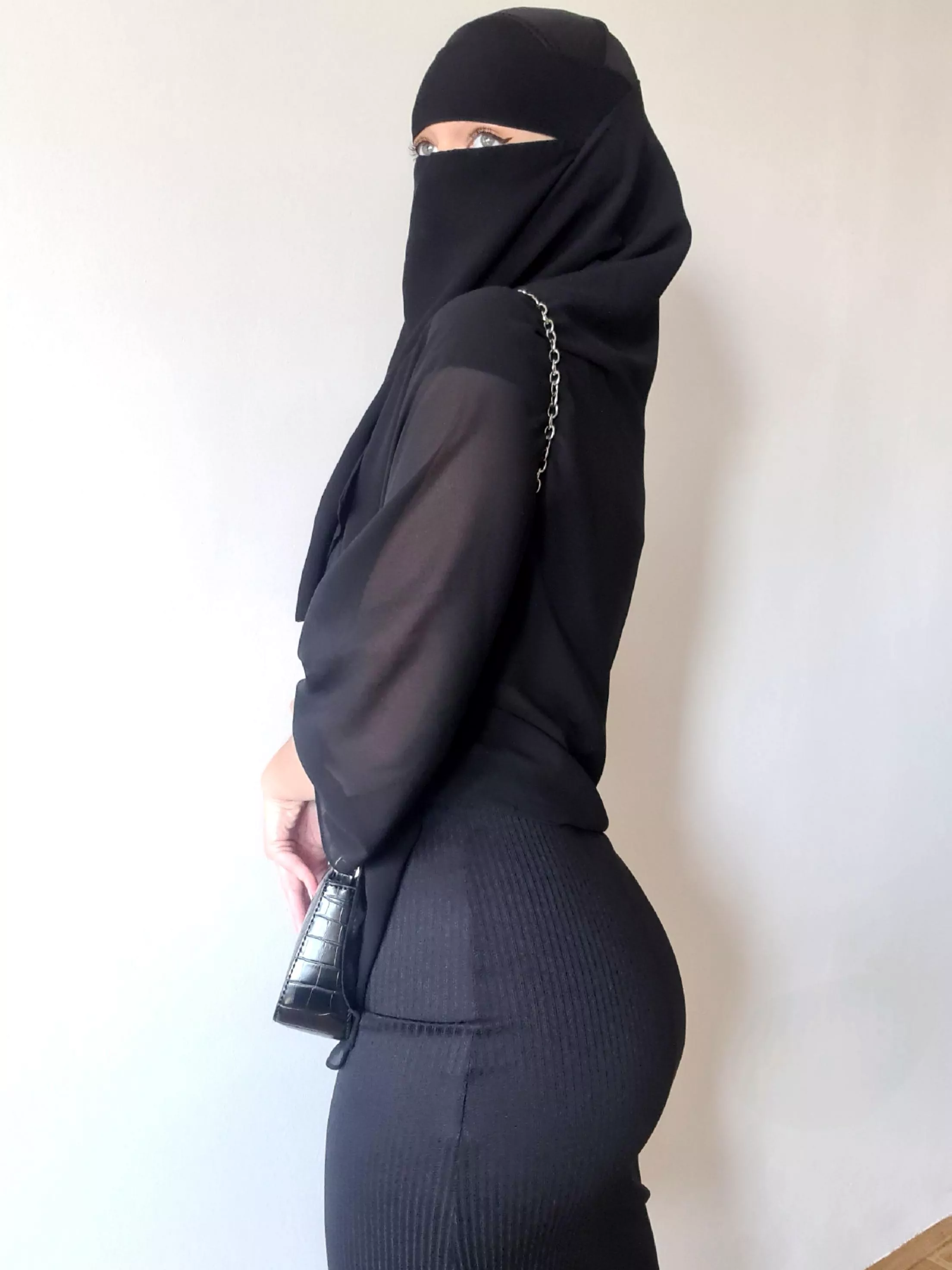 Covered but I bet you would still check out this booty 👀