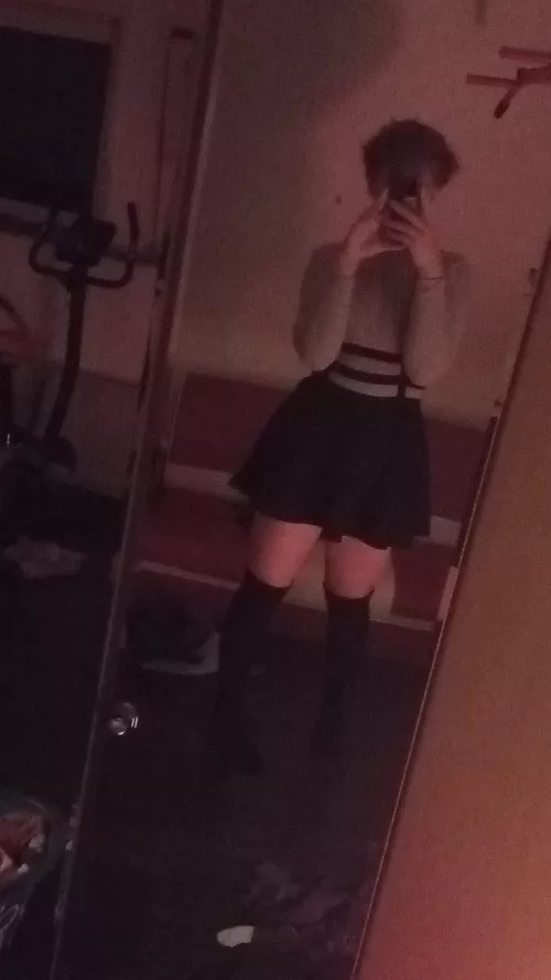 got them mom hips>:3