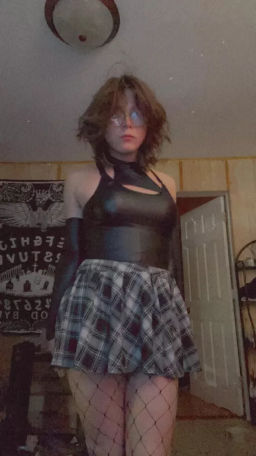 Haiii! Say it back>:(