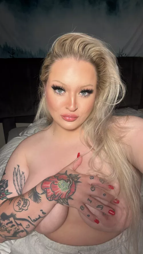 I don’t know which you'll love more, my face or saggy tits
