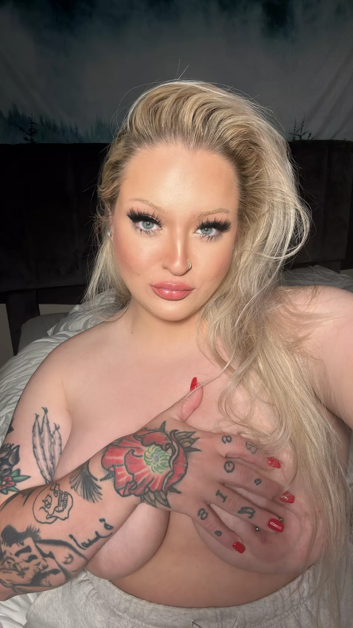 I don’t know which you'll love more, my face or saggy tits