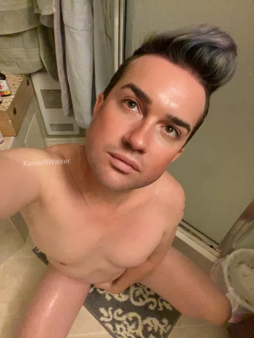 I love being naked. Im trying to build confidence to share. Slow and steady lol. Thank you for your support 🥰