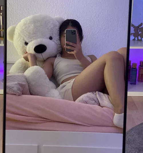 Joins us here 🧸😋