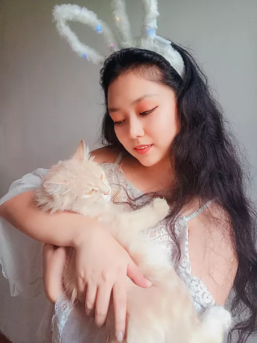 Just the cute girl next door that loves to play with her pussy...