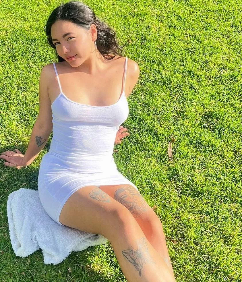 Natural latina beauty 😌