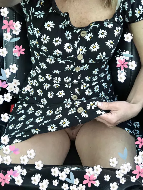 Not sure who enjoys sundresses more? Me or the passerby’s? Mil(F)51