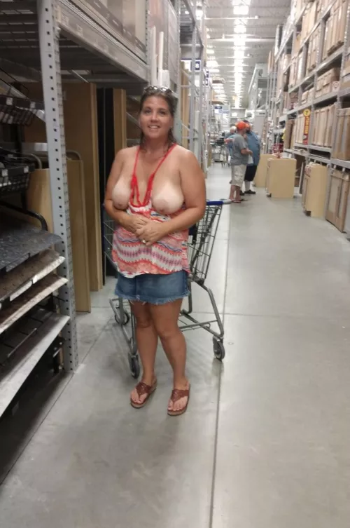 Situational awareness and you might see some boobs lol